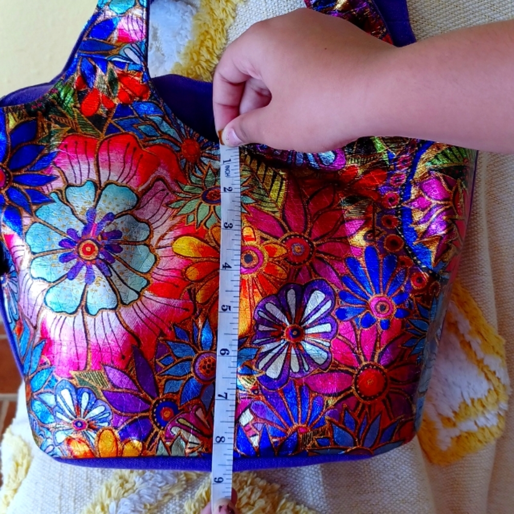 Tropical purse